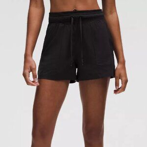 Lululemon Dance Studio High-Rise Short 3.5" Size 8